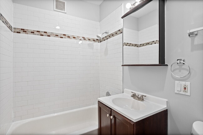 Building Photo - 3641 W Dickens Ave
