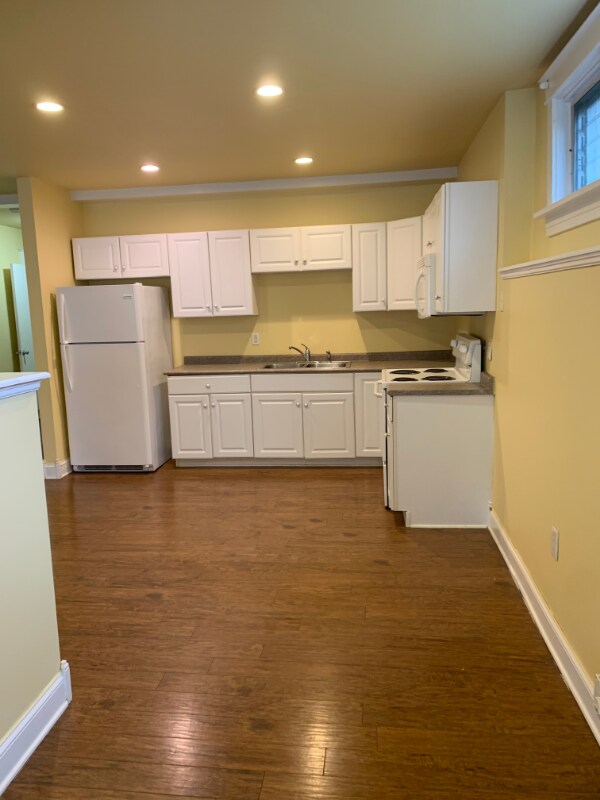 Building Photo - 63 Spencer Ave