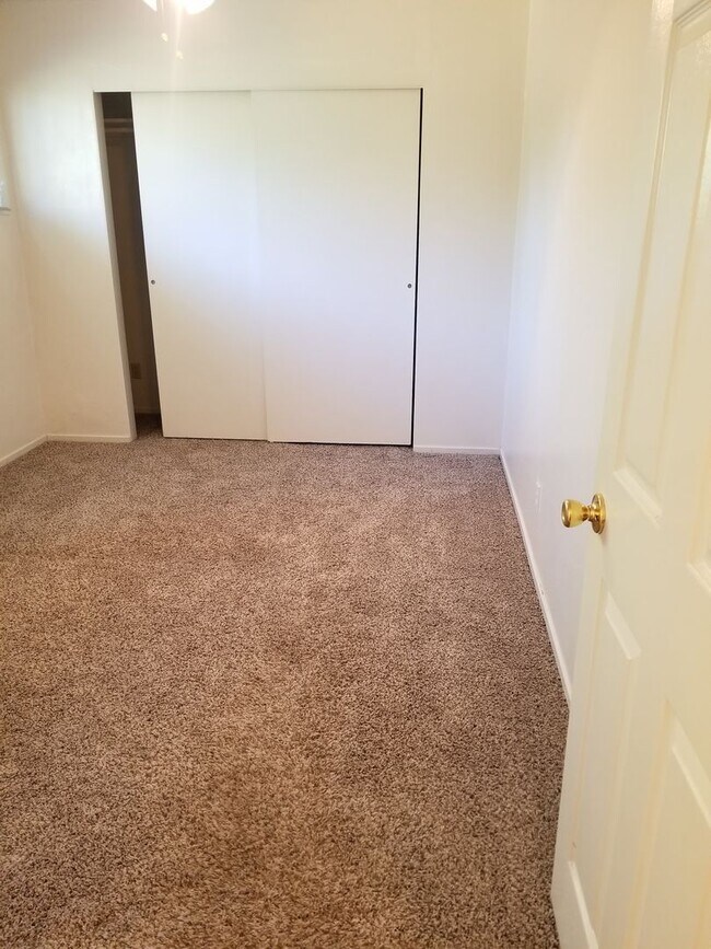 44094409B 67th St Unit 4409, Sacramento, CA 95820 Room for Rent in