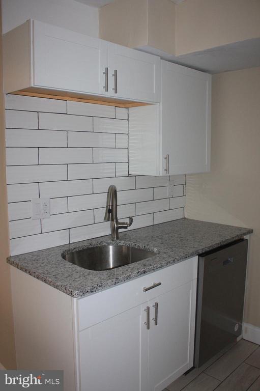 Foto del edificio - 115 E Kings Hwy