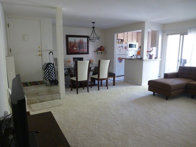 Building Photo - 5201 Summertime Ln