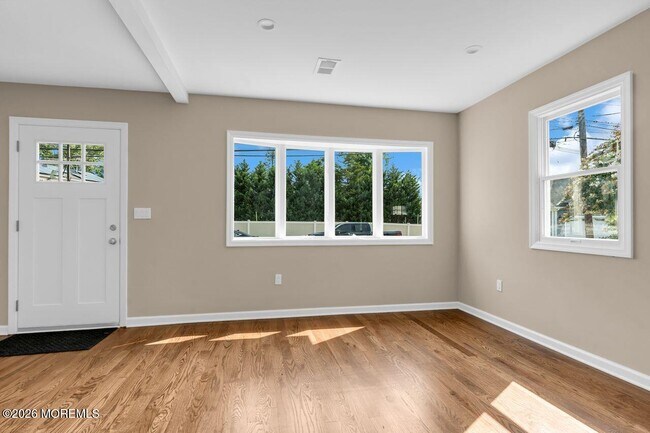 Foto del edificio - 18 Maple Ave