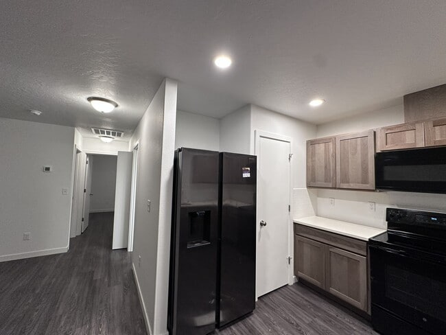 Kitchen - 275 Stockton Ave