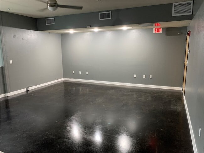 Building Photo - 1601 E Cesar Chavez St
