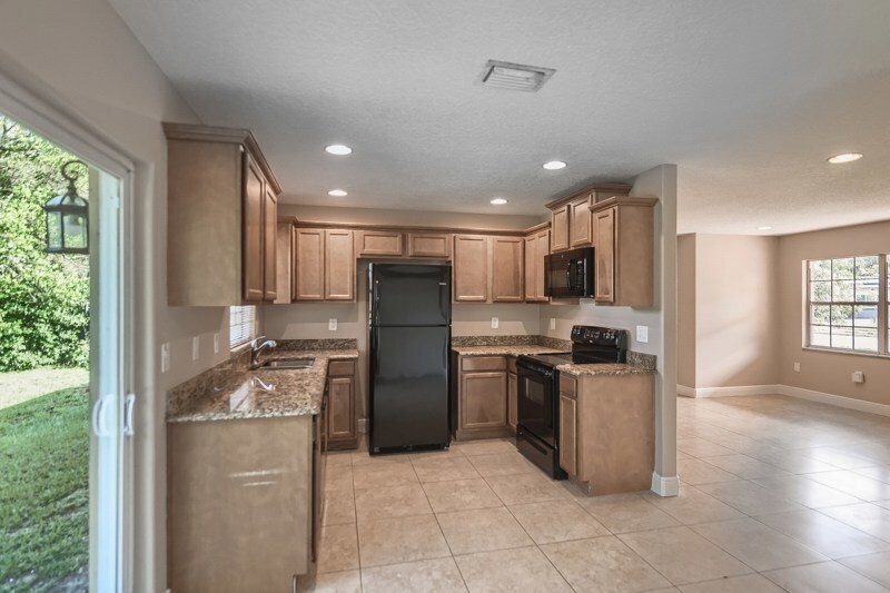 Primary Photo - 104 Lake Gem Dr