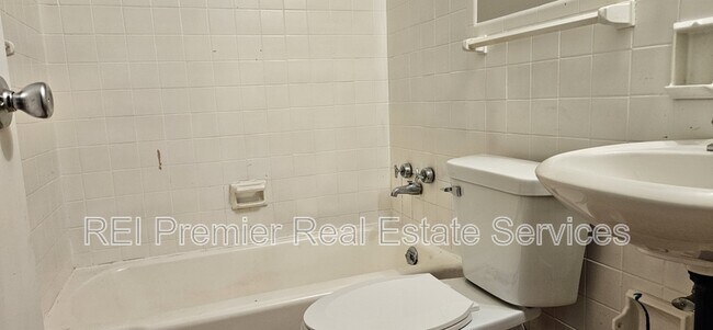 Foto del edificio - 1434 N Campbell Ave