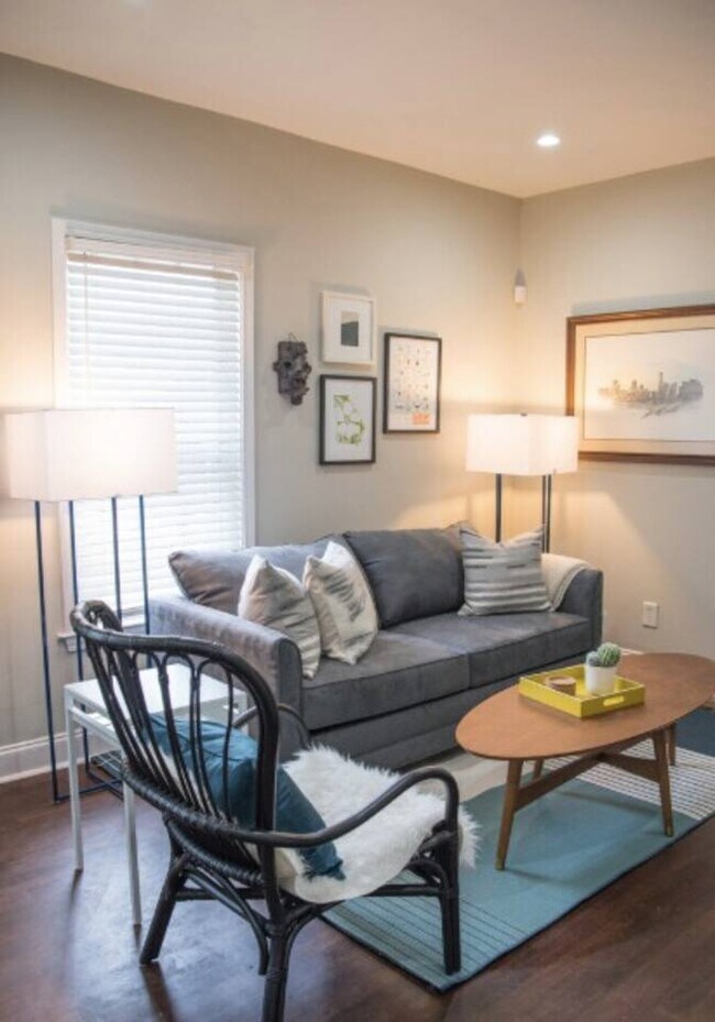 Foto del edificio - 604 Glen Iris Dr NE
