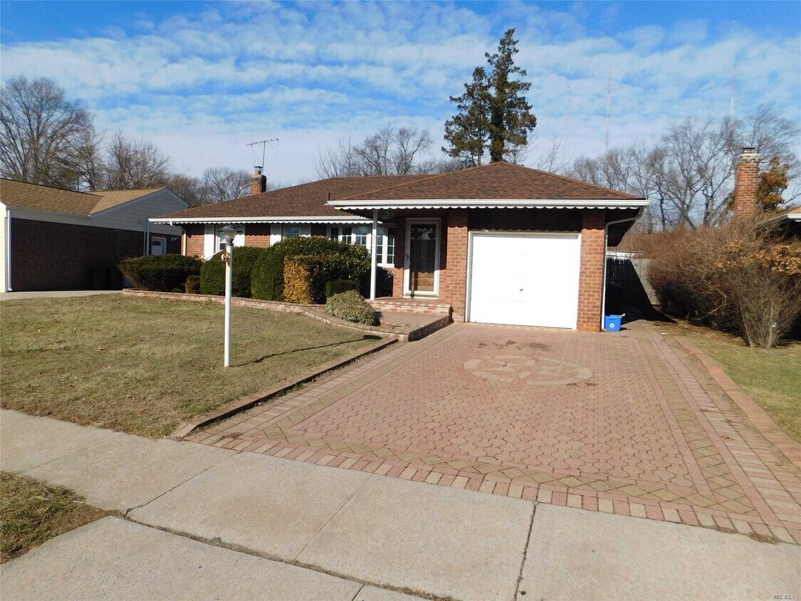 831 Dean Dr, Baldwin, NY 11510 House Rental in Baldwin, NY