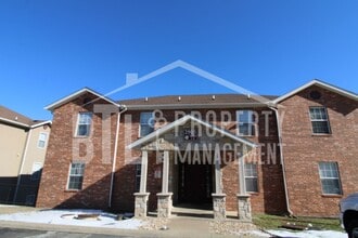 Building Photo - 2905 Vineyard Pkwy