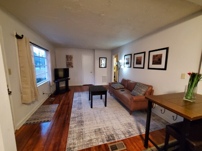 Foto del edificio - 1431 Nash Rd NW