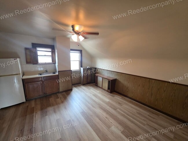 Building Photo - 625 Roosevelt Dr