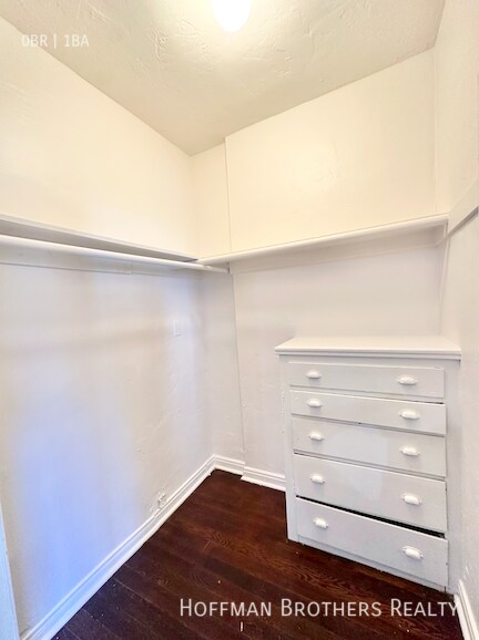 Foto del edificio - 3048 W 12th St