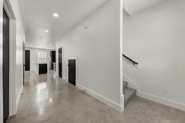 Foto del edificio - 201 Dawn Lynn Dr