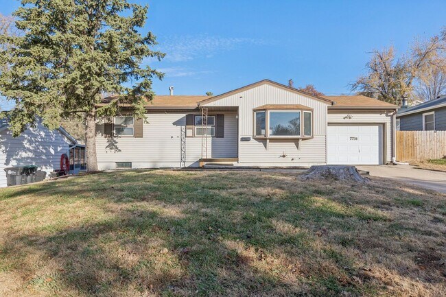 Building Photo - Comfortable Westside 3-Bedroom with Finished Basement!!