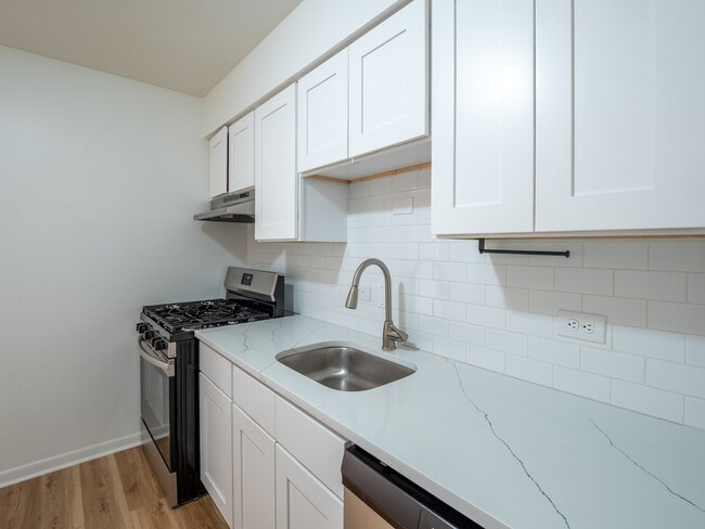 Foto del edificio - 9662 Golf Terrace