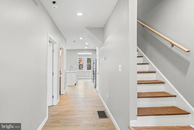 Foto del edificio - 3034 Arunah Ave