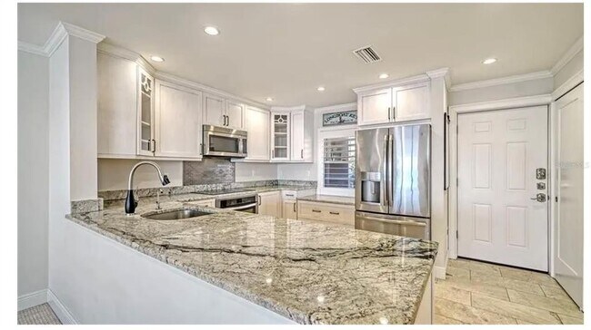 Building Photo - 4800 Gulf of Mexico Dr
