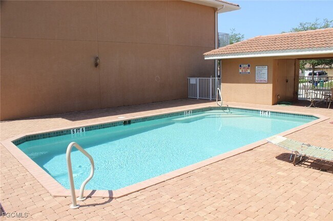 Foto del edificio - 607 SE 13th Pl