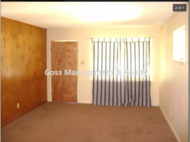 Building Photo - 108 Lindenhurst Dr
