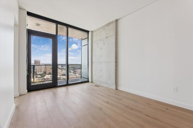 Foto del edificio - 610 Davis St