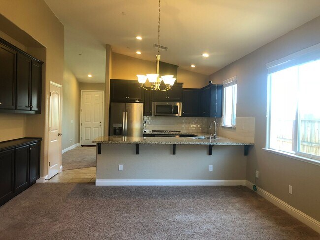 Building Photo - 353 Stannous Ct