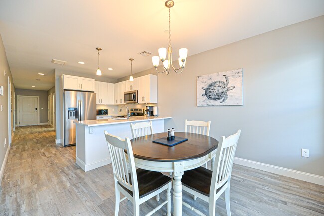 Building Photo - Gorgeous 2 bedroom very spacious condo at ...