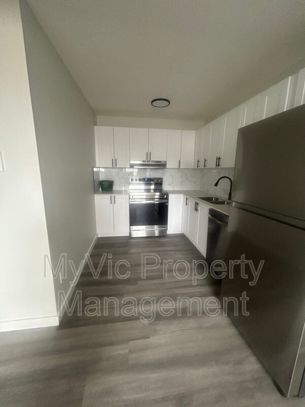 Photo du bâtiment - 11919-11101 101 St NW