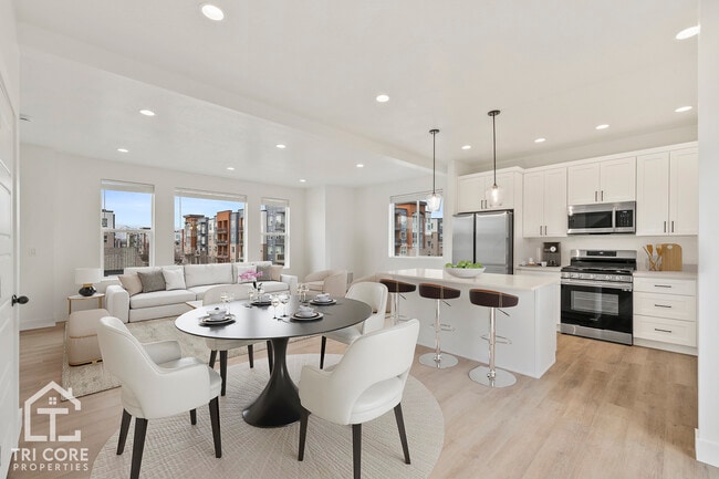 Photo - 140 E Lavalle- Townhome