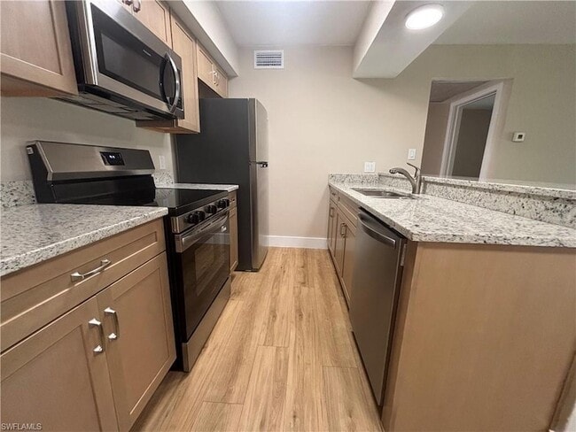 Building Photo - 5327 Summerlin Rd