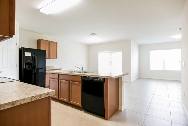 Foto del edificio - 717 SW 4th Terrace