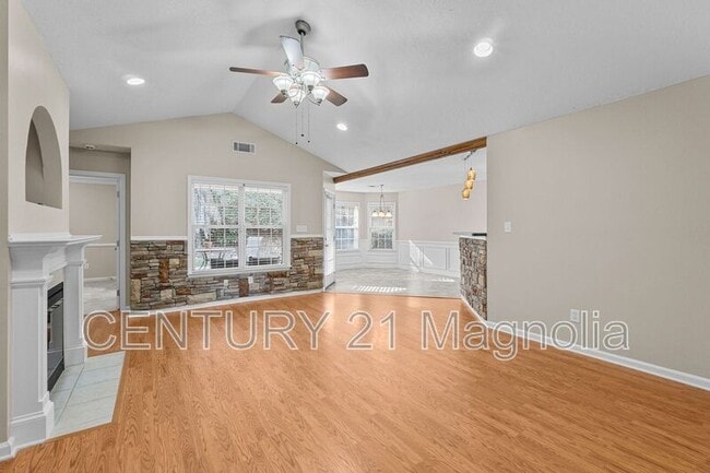 Foto del edificio - 284 High Meadows Cir