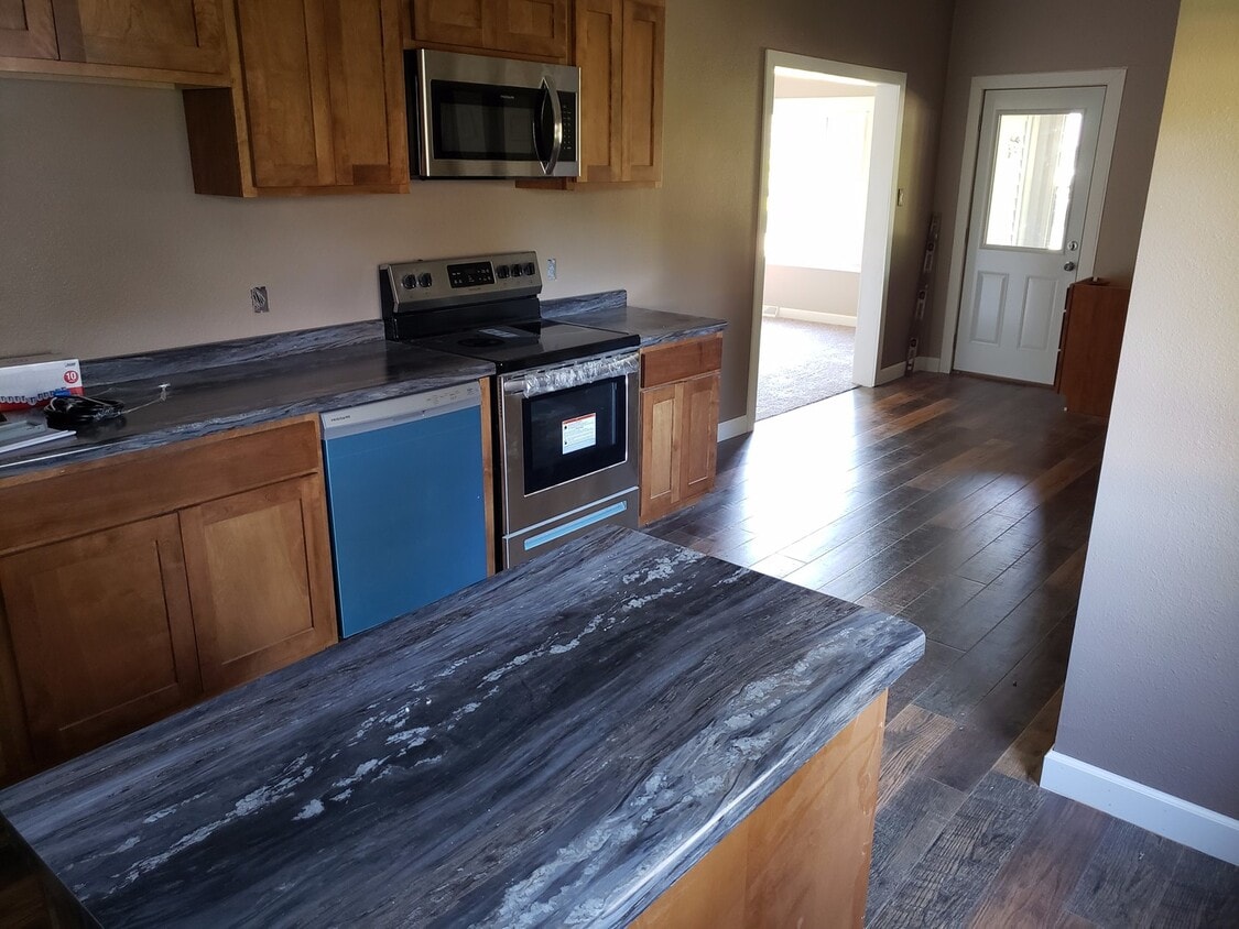 Foto principal - 3 Bed 1 Bath Single Family Home in Merrill