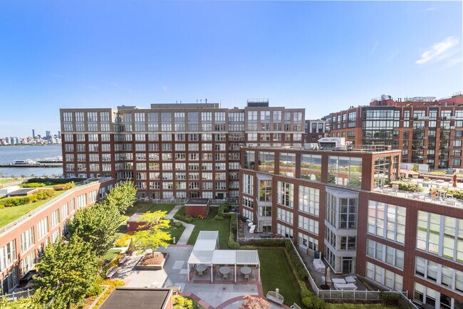 Foto del edificio - 1125 Maxwell Ln
