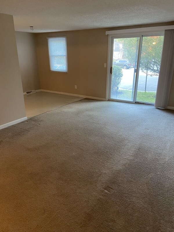 Building Photo - 139 Creekside Dr