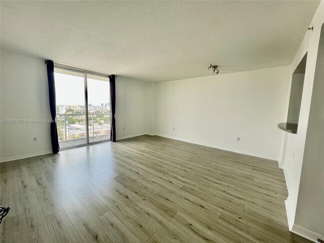 Building Photo - 900 SW 8th St