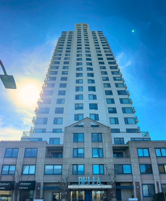 Building Photo - 526 Pacific Ave