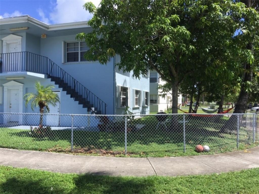 Building Photo - 1800 NE 170th St