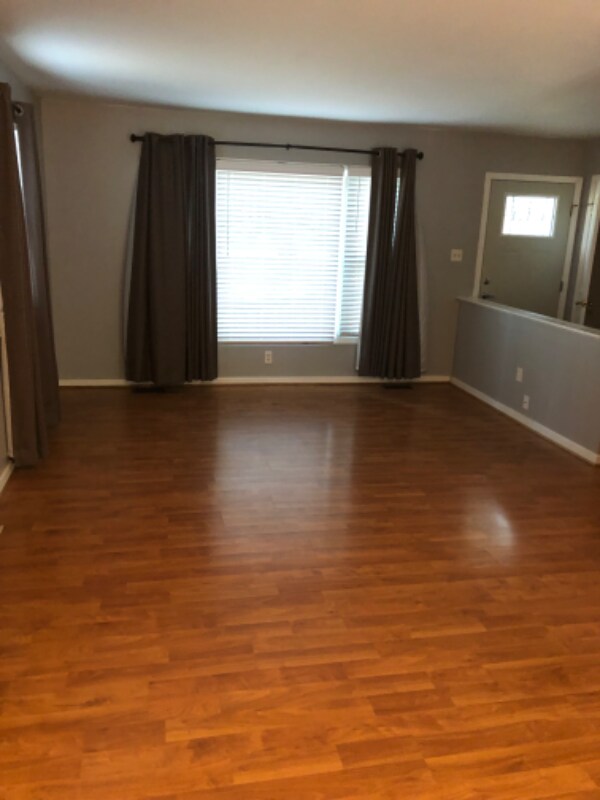Building Photo - 11900 Goldenbrook Dr