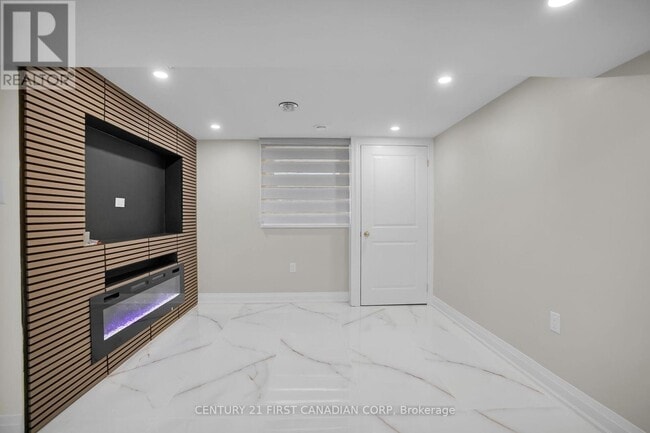 Building Photo - 1046 Jalna Blvd