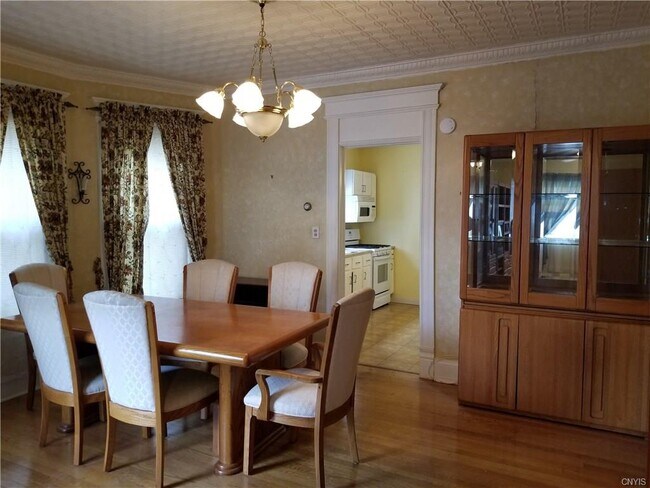 Building Photo - 311 Griffiths St