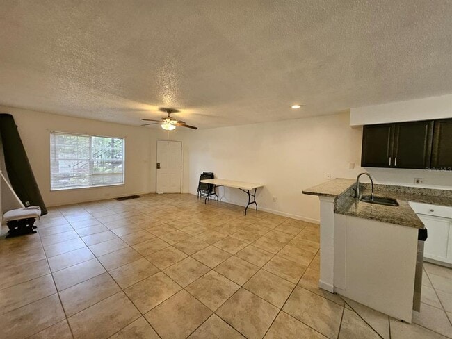 Foto del edificio - 3651 N Goldenrod Rd