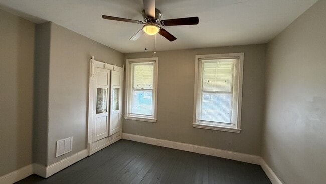 Building Photo - 2554 N Bouvier St