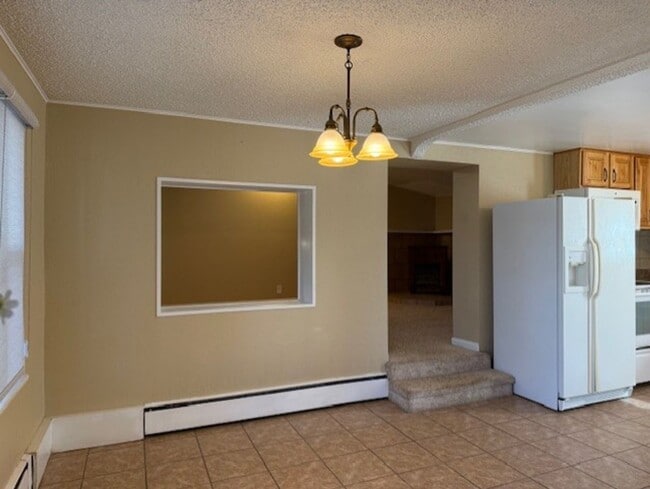 Building Photo - House For Lease