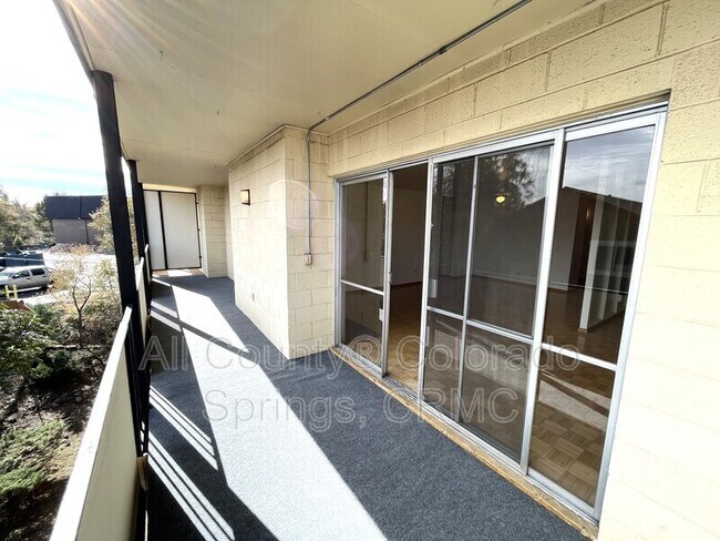 Building Photo - 777 Saturn Dr