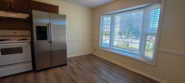 Foto del edificio - Brick 2-Bedroom Townhome in Lawrenceville!!