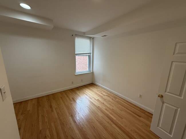 Photo - 1450 Newton St NW House