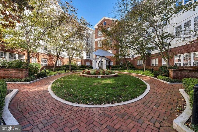 Foto del edificio - 801 S Greenbrier St