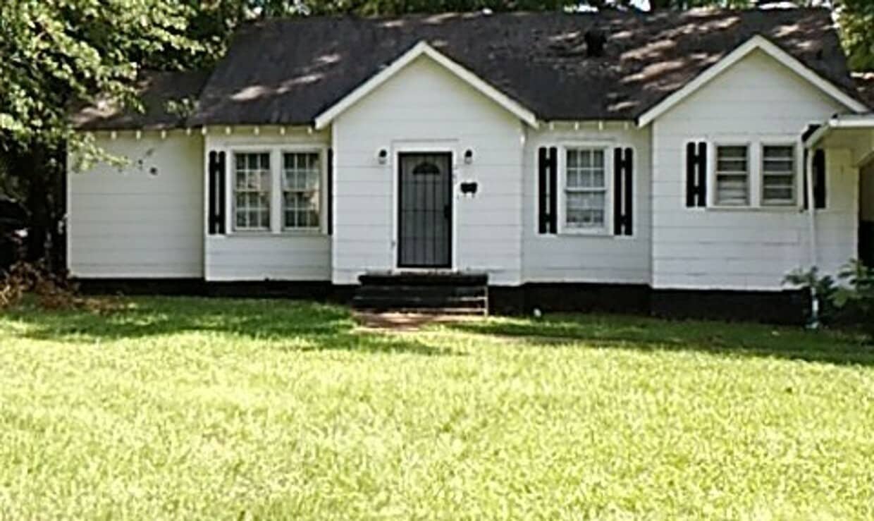 Photo - 267 W. Leavell Woods Dr. Jackson, MS 39212