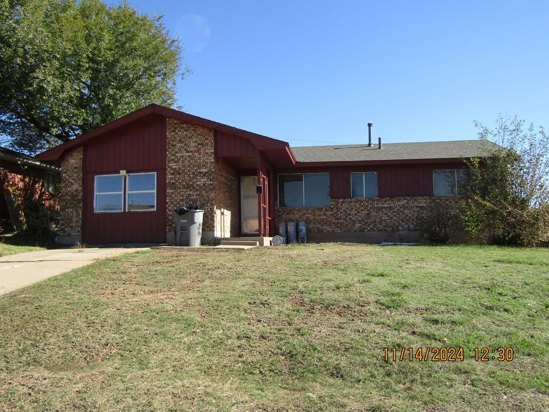 Primary Photo - New listing West Side! hard surface flooring.