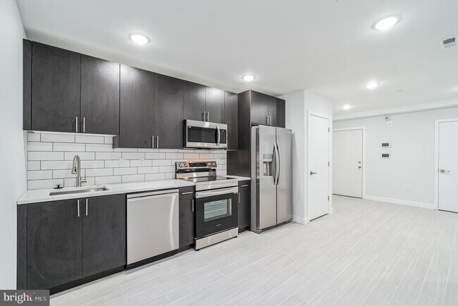 Building Photo - 2411 N 7th St
